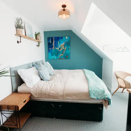 Coastal Inspired Seaview Flat