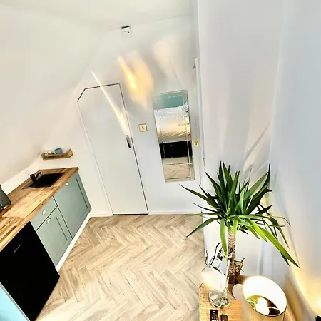 Coastal Inspired Seaview Flat Apartment *